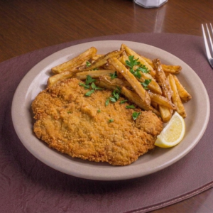 Milanesa de Pollo con guarnición