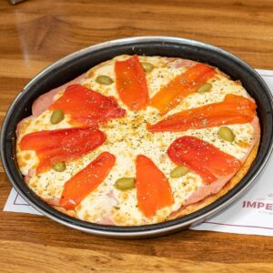 Pizza Gde. Jamón y morrones
