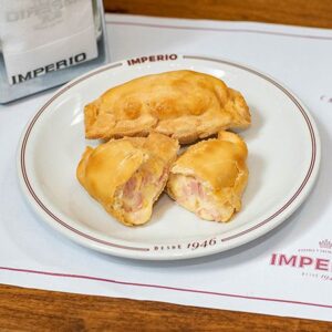 Empanada de Jamón y queso frita