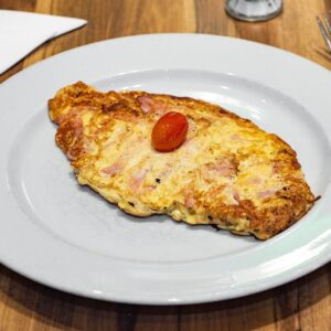 Omelette de jamón y queso
