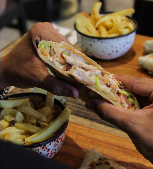 WRAP CAESAR con papas fritas