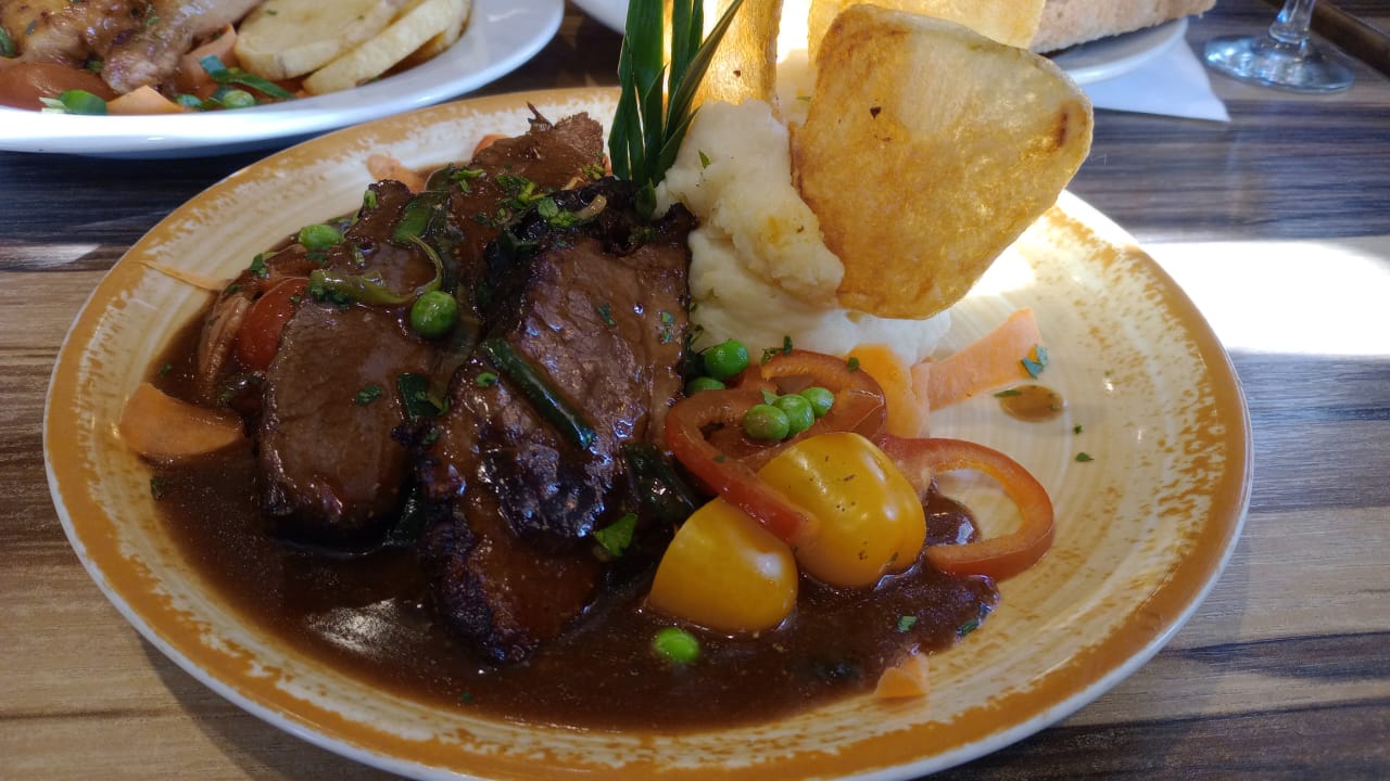 Tapa de asado al horno con puré
