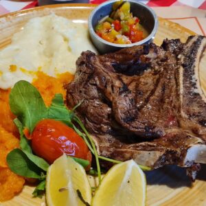 BIFE DE CHORIZO A LA PARRILLA con guarnición