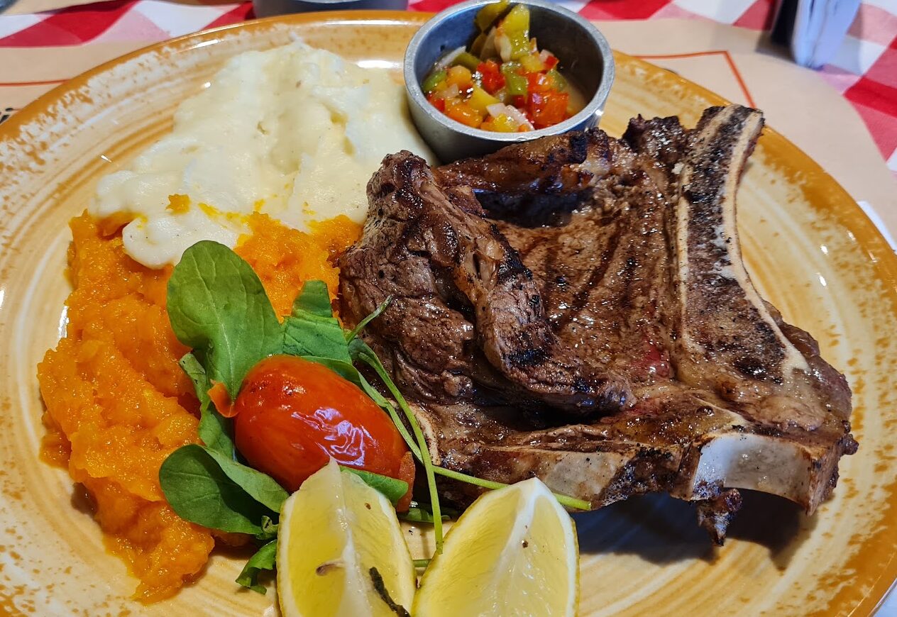 BIFE DE CHORIZO A LA PARRILLA con guarnición